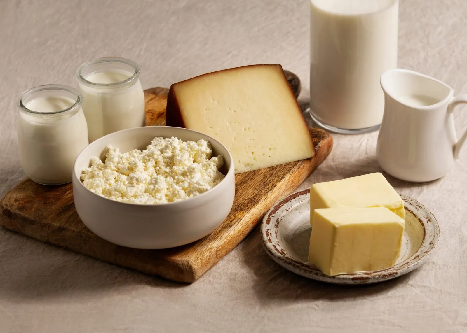Produits laitiers : yaourts, fromage blanc, fromage, lait et beurre